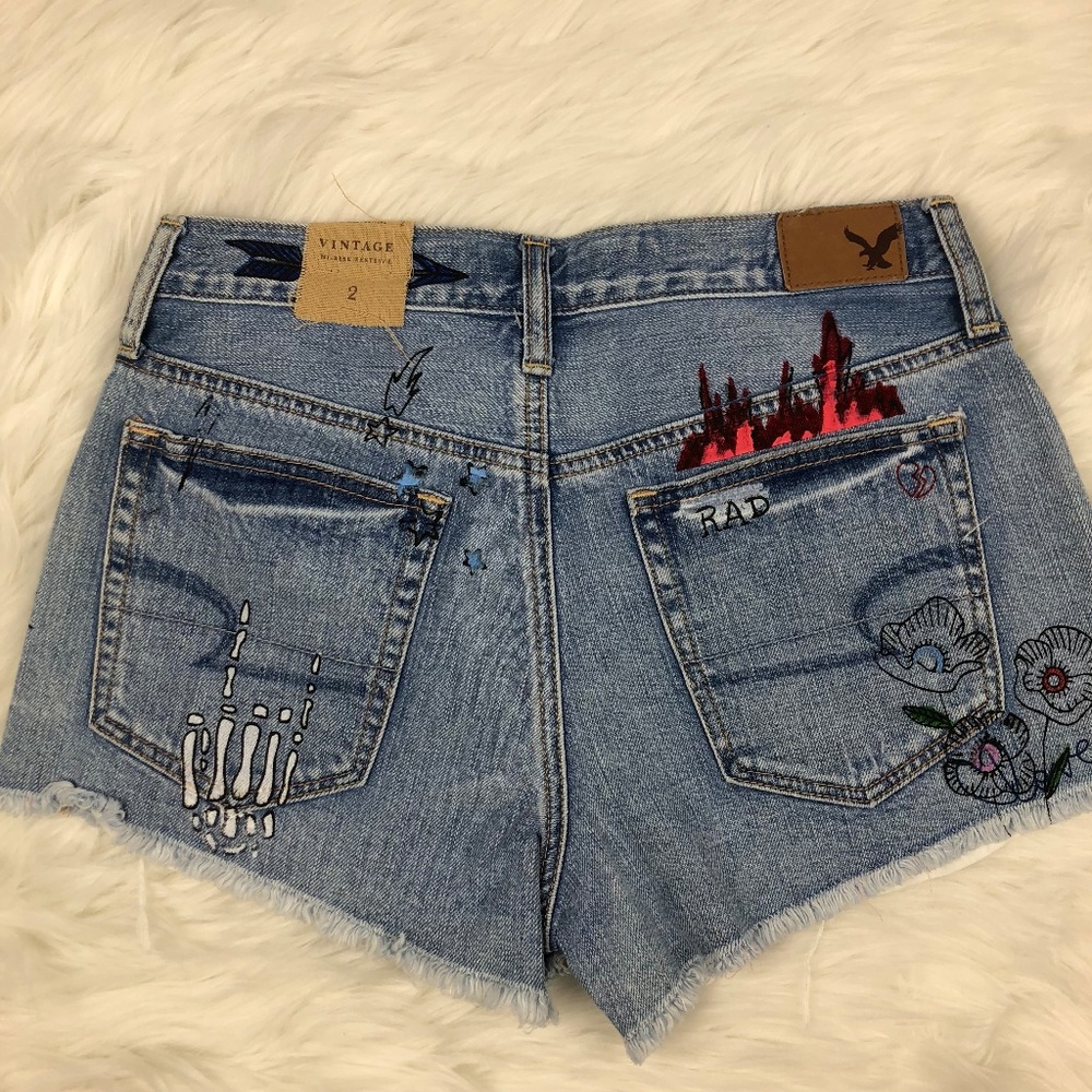 AEO Vintage HI-RISE Graphic Festival Short Button - Picture 8 of 8